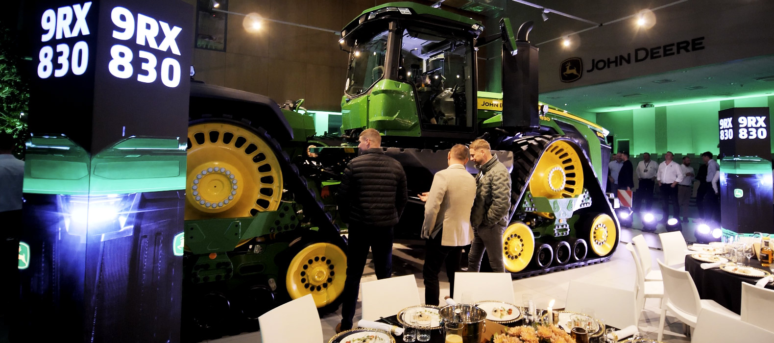 Prezentacja nowego ciągnika John Deere 9RX 830 dla klientów i dealerów